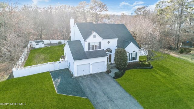 184 Lindsay Lane, Toms River, NJ 08755