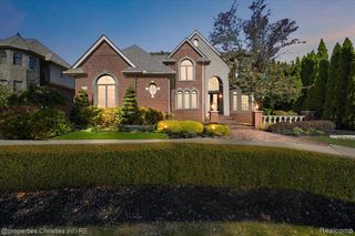 7220 Essex Drive, West Bloomfield, MI 48322