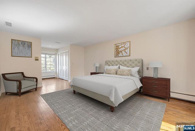 14 Adams Drive, Cresskill, NJ 07626