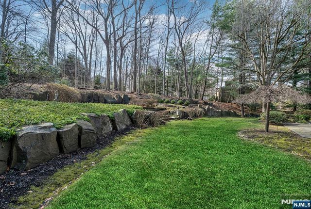 14 Adams Drive, Cresskill, NJ 07626