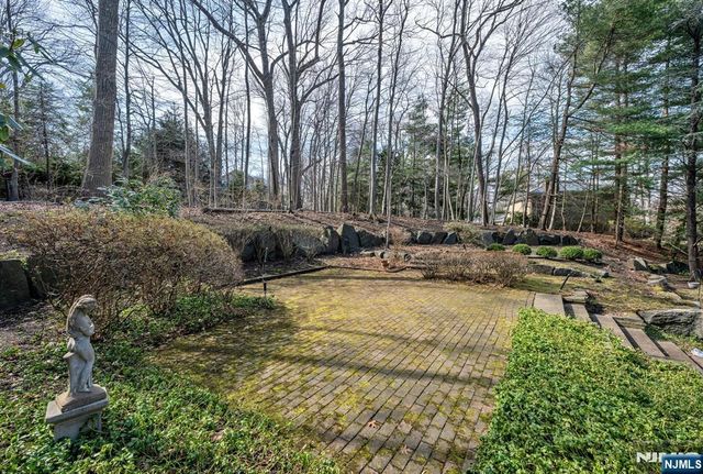 14 Adams Drive, Cresskill, NJ 07626