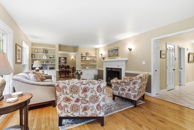 20 Coachmans Lane, North Andover, MA 01845