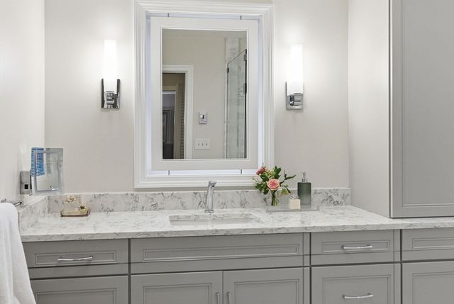 20 Coachmans Lane, North Andover, MA 01845