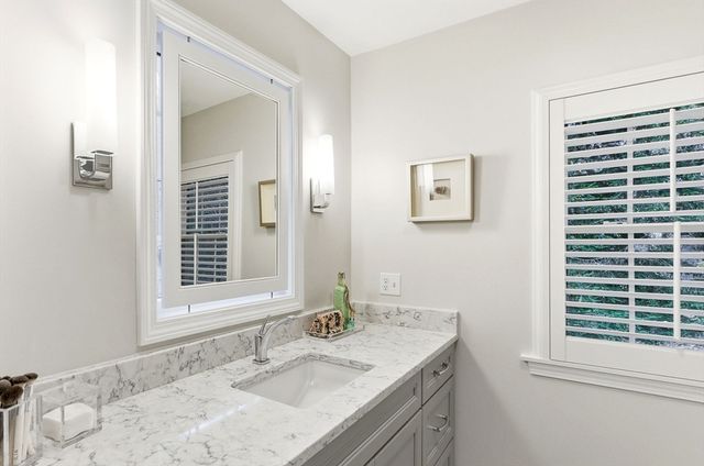 20 Coachmans Lane, North Andover, MA 01845