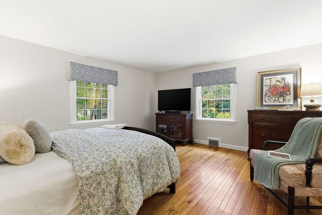 20 Coachmans Lane, North Andover, MA 01845