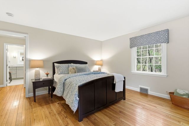 20 Coachmans Lane, North Andover, MA 01845