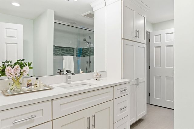 20 Coachmans Lane, North Andover, MA 01845