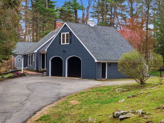 20 Coachmans Lane, North Andover, MA 01845