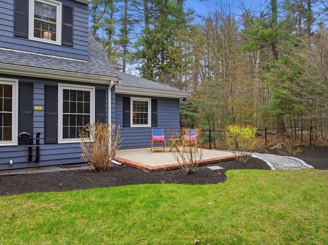 20 Coachmans Lane, North Andover, MA 01845