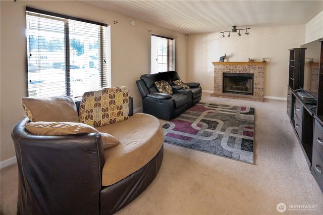 2201 149th Street E, Tacoma, WA 98445