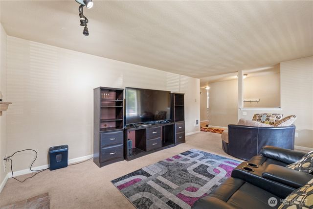 2201 149th Street E, Tacoma, WA 98445