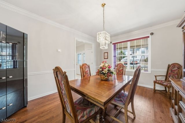 10 Windsor Dr, Newton Town, NJ 07860