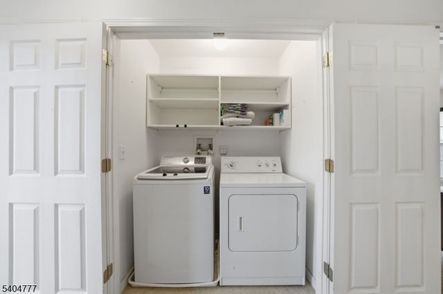 10 Windsor Dr, Newton Town, NJ 07860