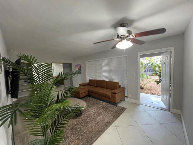 1708 NE 20TH Avenue 3, Fort Lauderdale, FL 33305