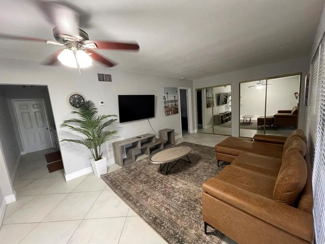 1708 NE 20TH Avenue 3, Fort Lauderdale, FL 33305