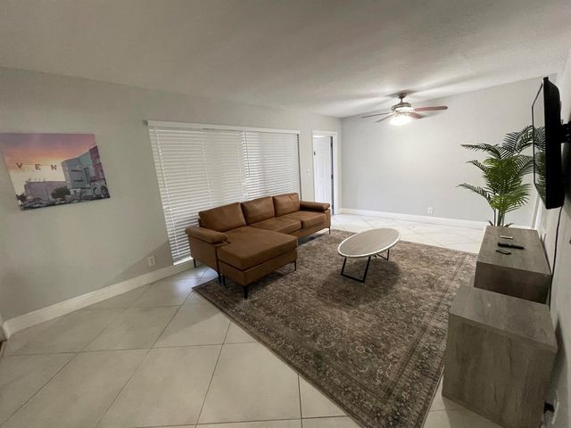 1708 NE 20TH Avenue 3, Fort Lauderdale, FL 33305