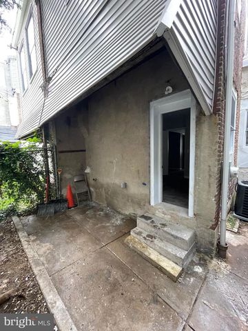 1405 W PACIFIC ST, Philadelphia, PA 19140