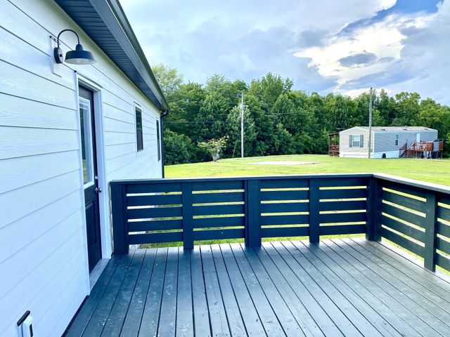 25 Ferguson Hollow Rd, Chestnut Mound, TN 38552