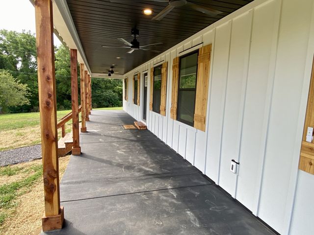 25 Ferguson Hollow Rd, Chestnut Mound, TN 38552