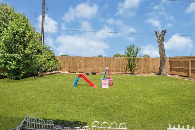 8522 Grand Knolls Drive, Houston, TX 77083