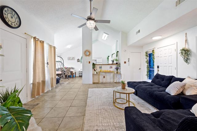 8522 Grand Knolls Drive, Houston, TX 77083