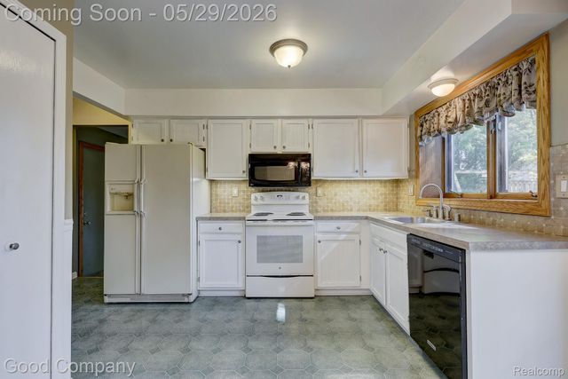 845 Hadley Road, Rochester Hills, MI 48307