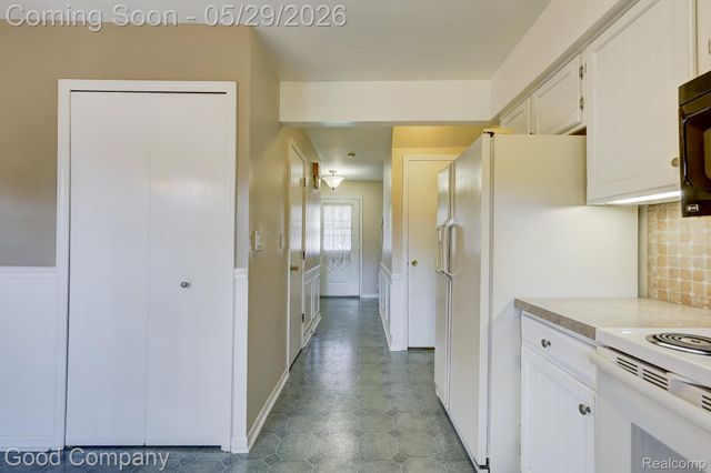 845 Hadley Road, Rochester Hills, MI 48307