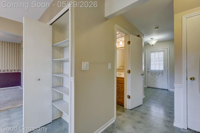845 Hadley Road, Rochester Hills, MI 48307