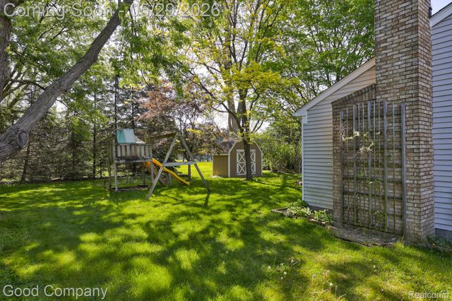 845 Hadley Road, Rochester Hills, MI 48307