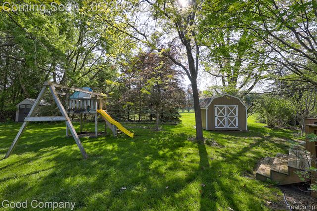 845 Hadley Road, Rochester Hills, MI 48307