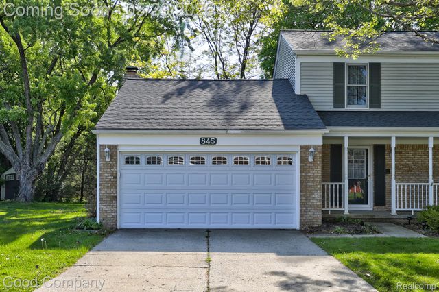 845 Hadley Road, Rochester Hills, MI 48307