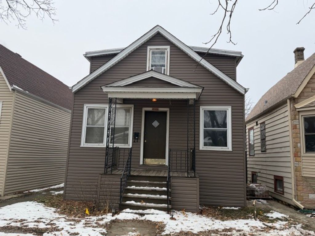 5022 W WINNEMAC Avenue, Chicago, IL 60630