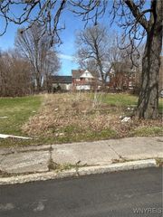 1418 Robinson Court, Niagara Falls, NY 14303