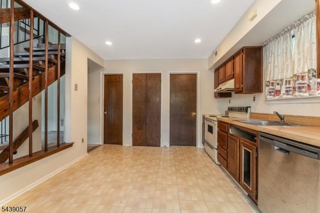 300 Gemini Dr A, Hillsborough Twp., NJ 08844