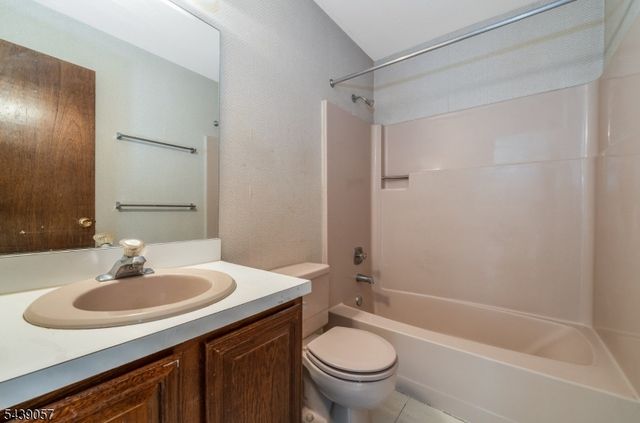 300 Gemini Dr A, Hillsborough Twp., NJ 08844