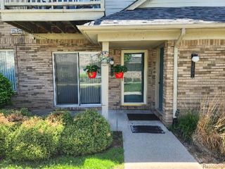 24045 Wedgewood Circle, Warren, MI 48091