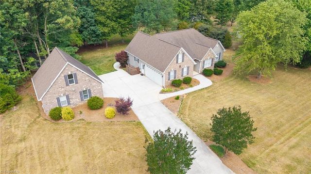 8475 Hunting Court, Stokesdale, NC 27357