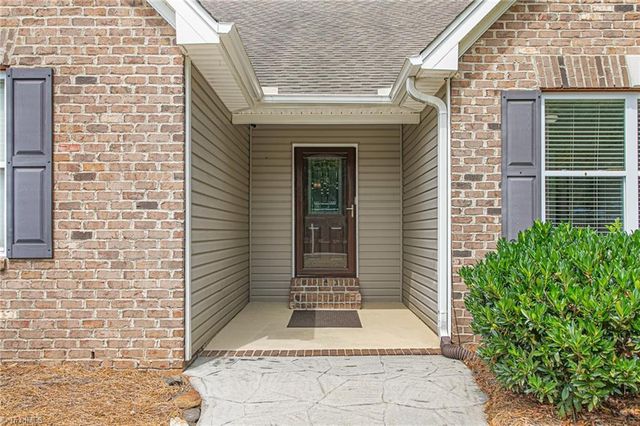 8475 Hunting Court, Stokesdale, NC 27357