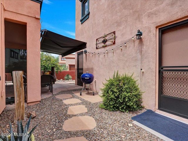 10451 E Sixto Molina Lane, Tucson, AZ 85747