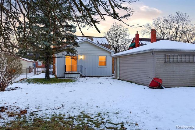 25640 W Hills Drive, Dearborn Heights, MI 48125