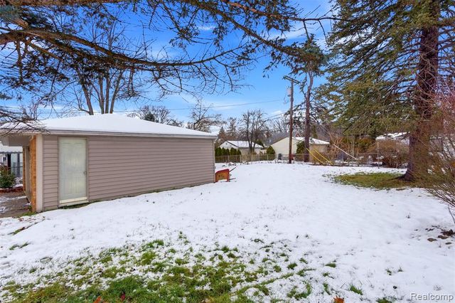 25640 W Hills Drive, Dearborn Heights, MI 48125