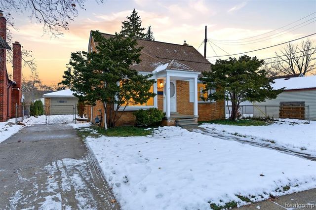 25640 W Hills Drive, Dearborn Heights, MI 48125