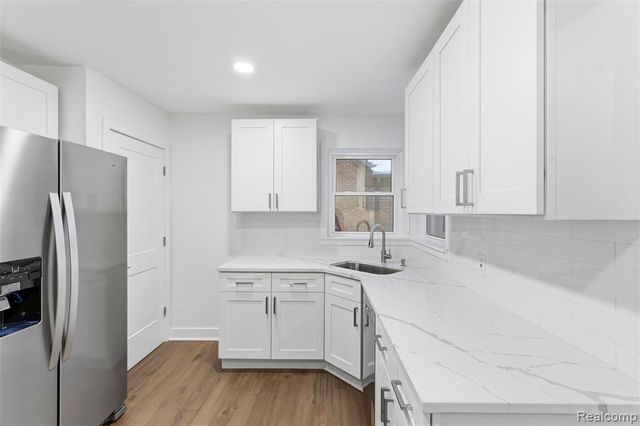 25640 W Hills Drive, Dearborn Heights, MI 48125