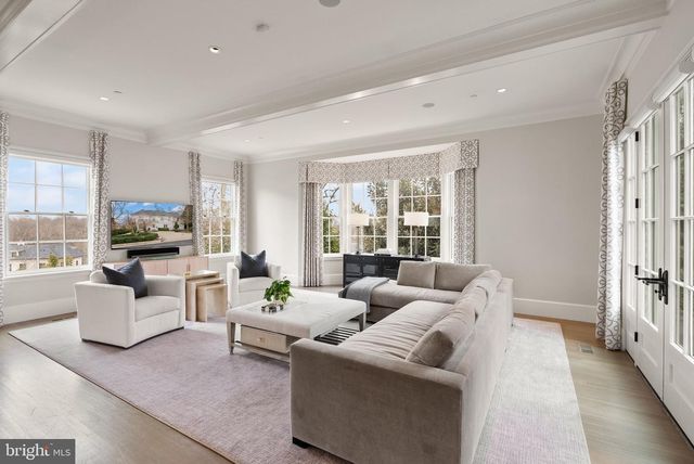 2101 FOXHALL ROAD, Washington, DC 20007