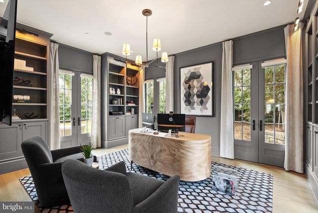 2101 FOXHALL ROAD, Washington, DC 20007