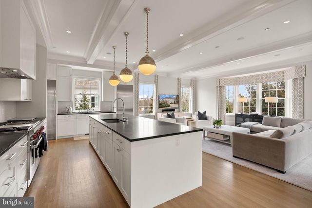 2101 FOXHALL ROAD, Washington, DC 20007
