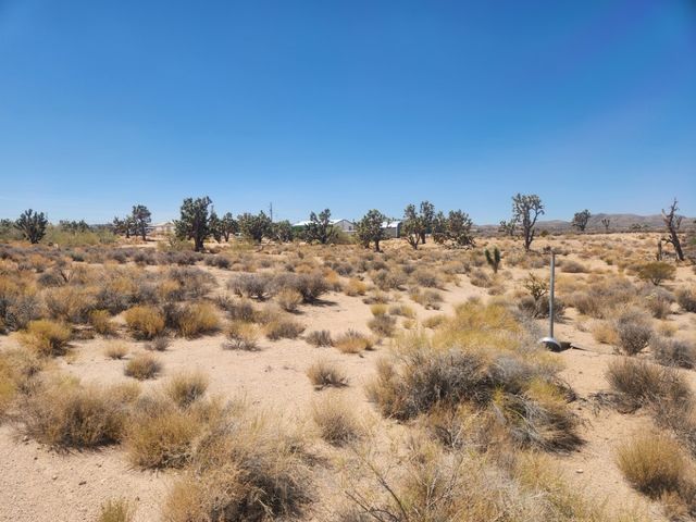 27085 N Apple Drive, Meadview, AZ 86444