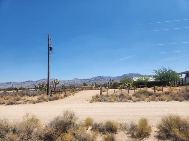 27085 N Apple Drive, Meadview, AZ 86444