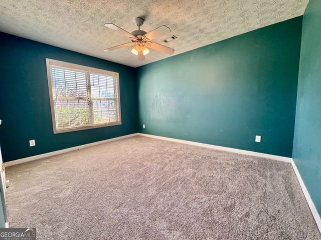 39 Canterbury Drive, Grantville, GA 30220