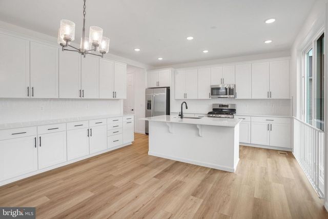 2000 DIVOT DR, Culpeper, VA 22701